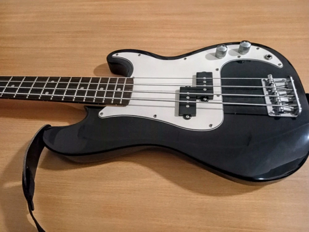 Baskytara HB Standard Series (Prodáno)