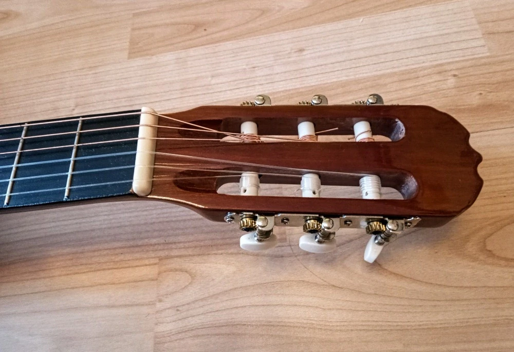  Hohner HC 06 4/4 (Prodáno)