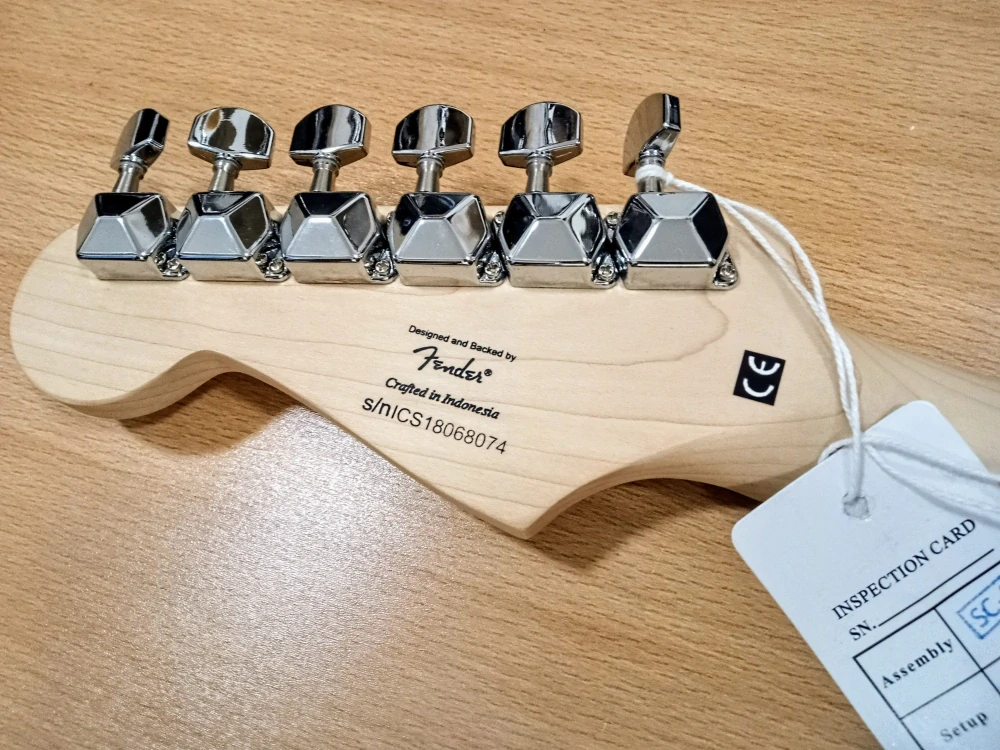 Squier by Fender Stratocaster (Prodáno)