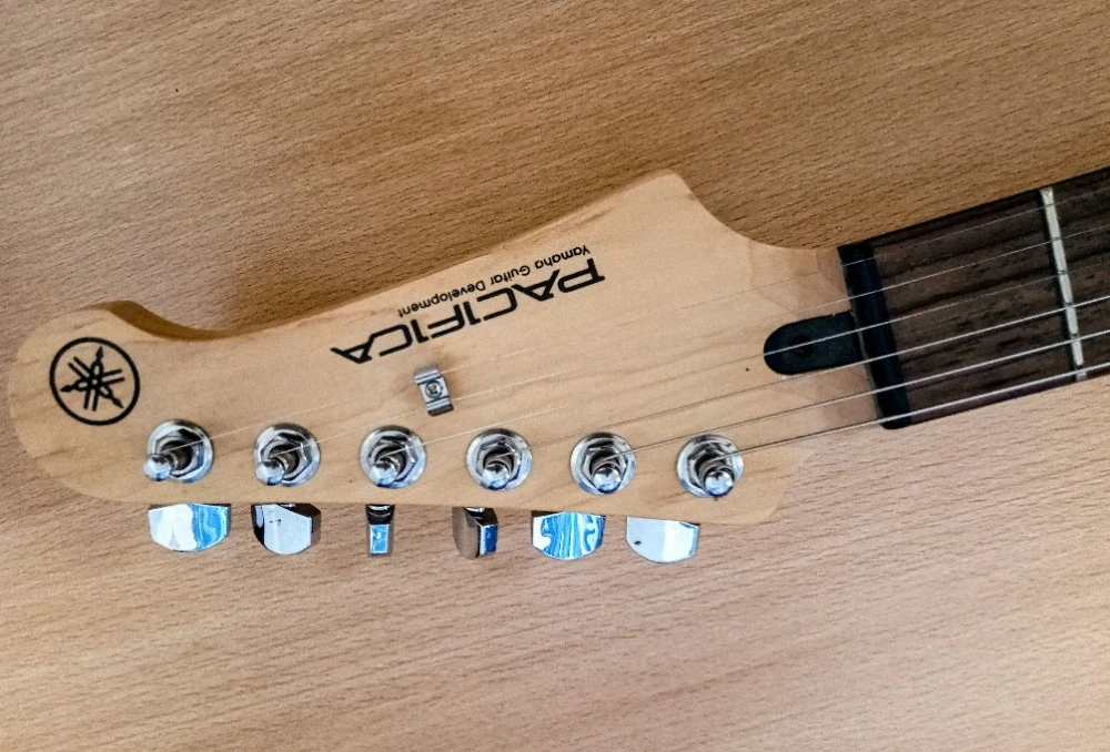 Yamaha Pacifica 012 (Prodáno)