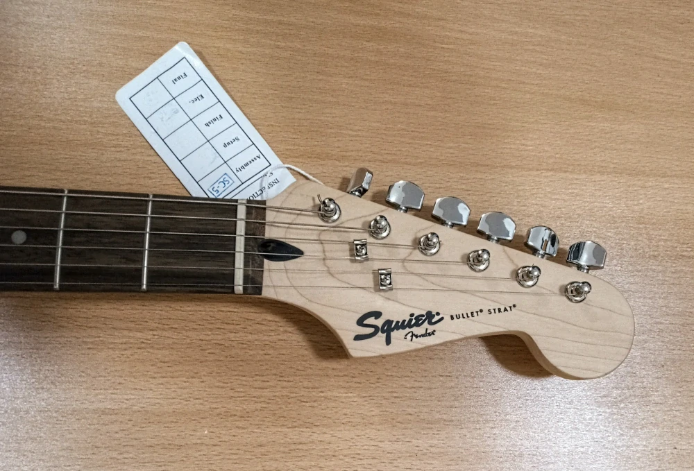 Squier by Fender Stratocaster (Prodáno)