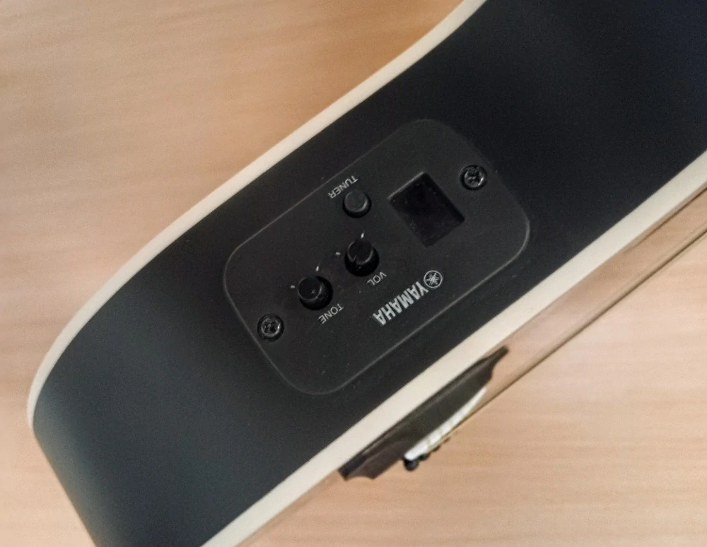 Elektroakustická 3/4 Yamaha APX T2 (Prodáno)