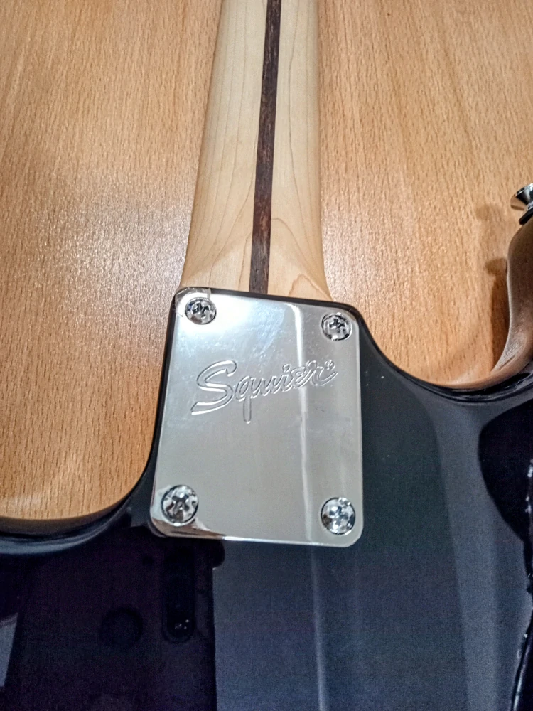 Squier by Fender Stratocaster (Prodáno)