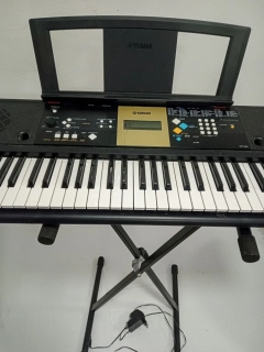 Keyboard Yamaha YPT 220