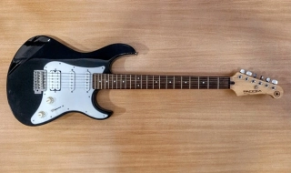 Yamaha Pacifica 012 (Prodáno)
